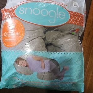 Snoogle maternity pillow with pillow case